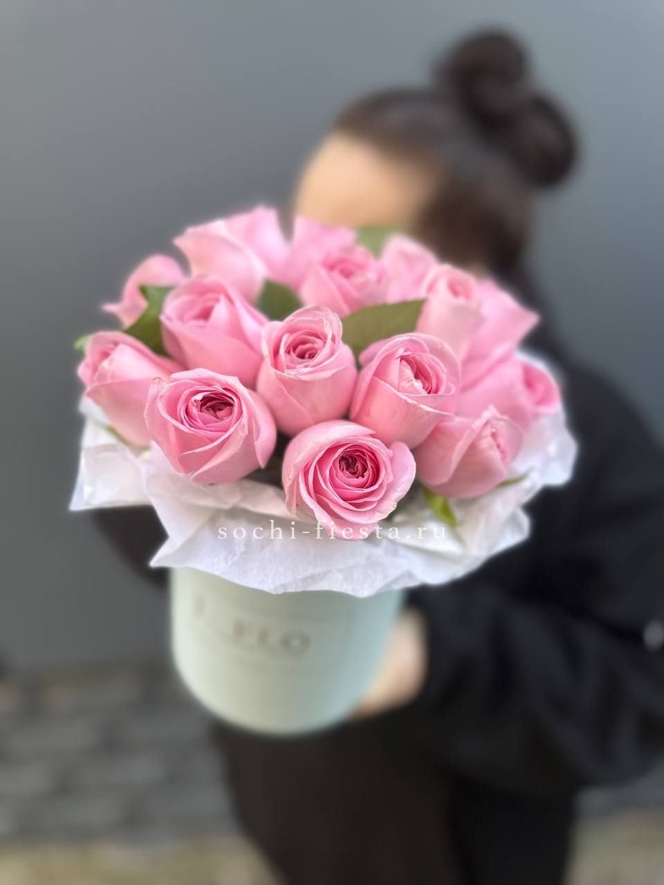 зимняя композиция с амариллисом и еловыми ветвями в Балашихе