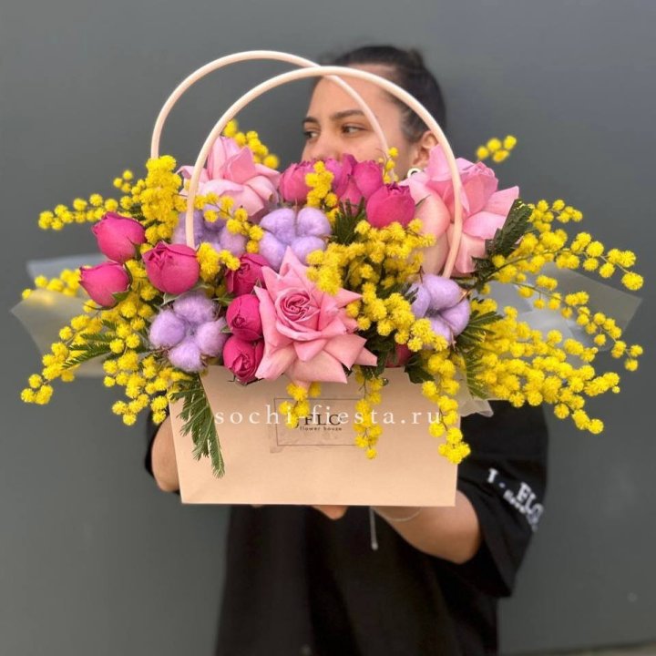 Сумочка мимозы и роз "Примавера" в Балашихе