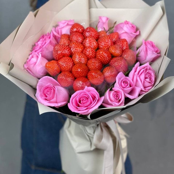 Клубника и розы в Балашихе