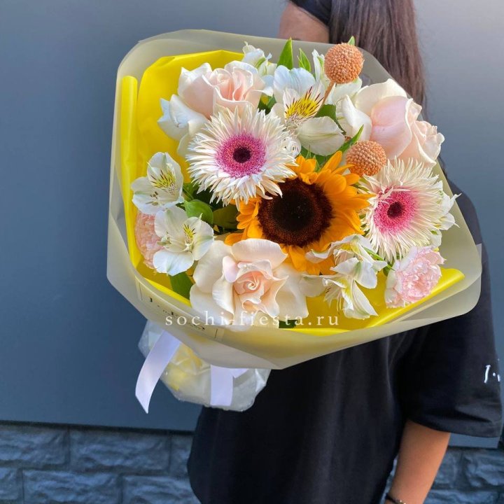 Букет с подсолнухом "Елоу" в Балашихе
