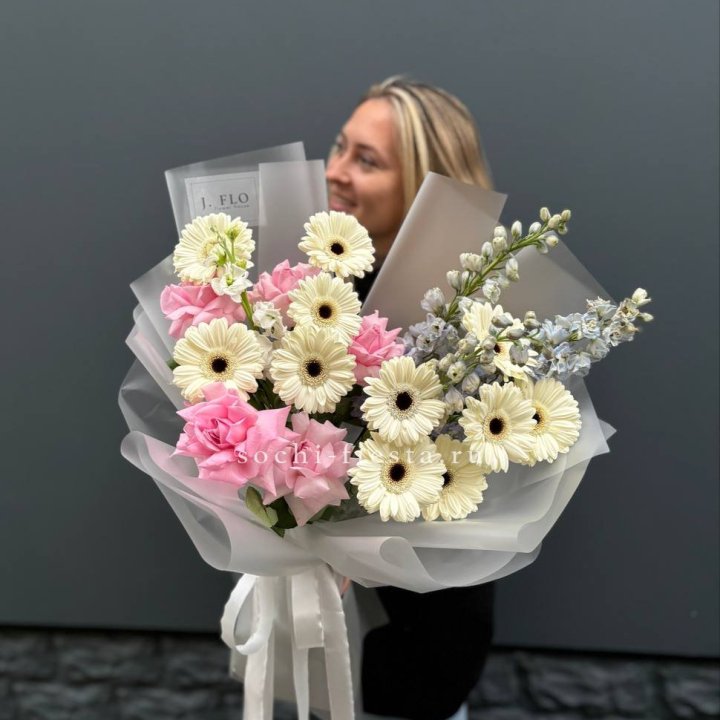 Букет роз и гербер в Балашихе