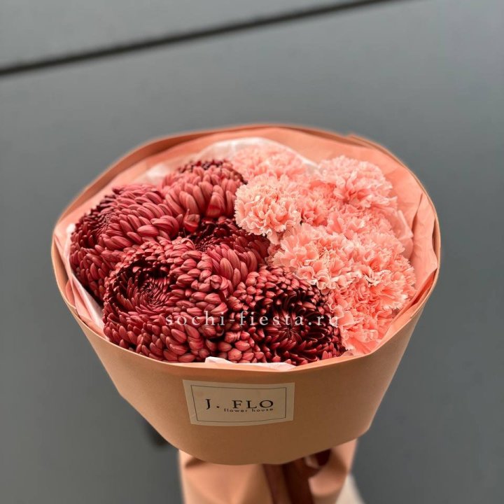 Букет хризантем и диантусов  в Балашихе