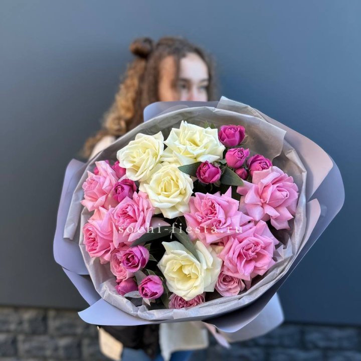 Букет французских и пионовидных роз в Балашихе