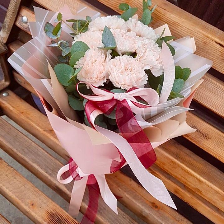 Диантусы с эвкалиптом в Балашихе