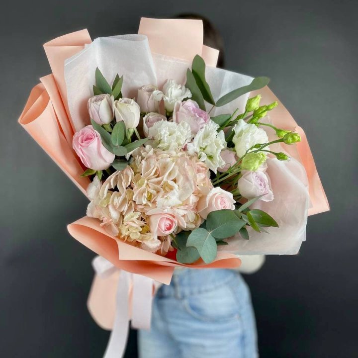 Букет с гортензией "Клодс" в Балашихе