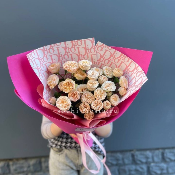 9 пионовидных роз в Балашихе