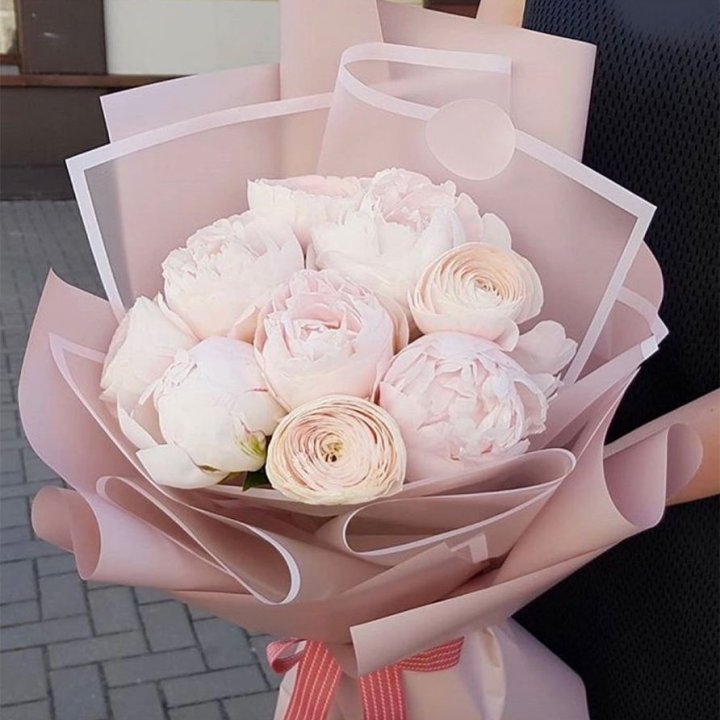 Пионы и ранункулюсы в Балашихе