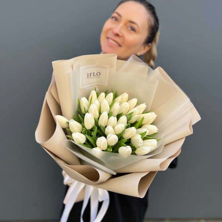 35 белых тюльпанов в Балашихе