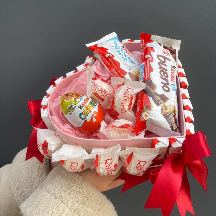 Бокс киндерами и раффаэлло в Балашихе