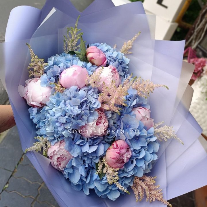Дизайнерский букет с гортензией №3 в Балашихе