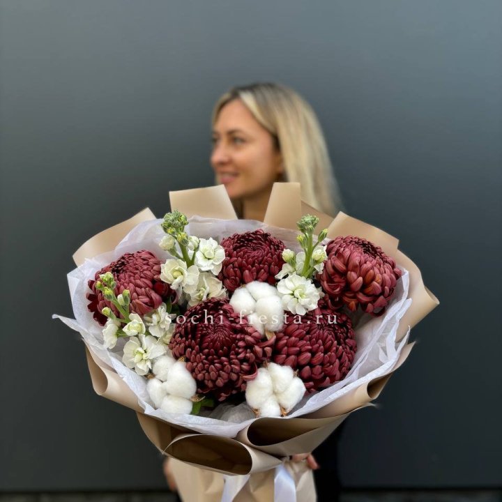 Хризантемы с маттиолой в Балашихе