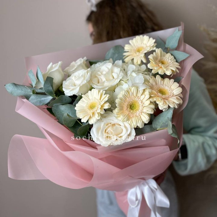 Букет роз, гортензии, гербер  в Балашихе