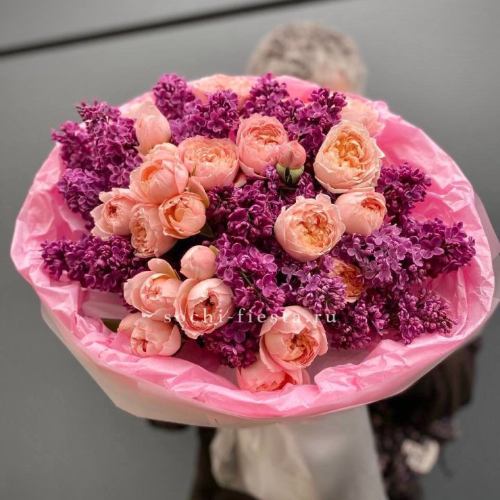  Дуо букет из кустовых роз и сирени в Балашихе