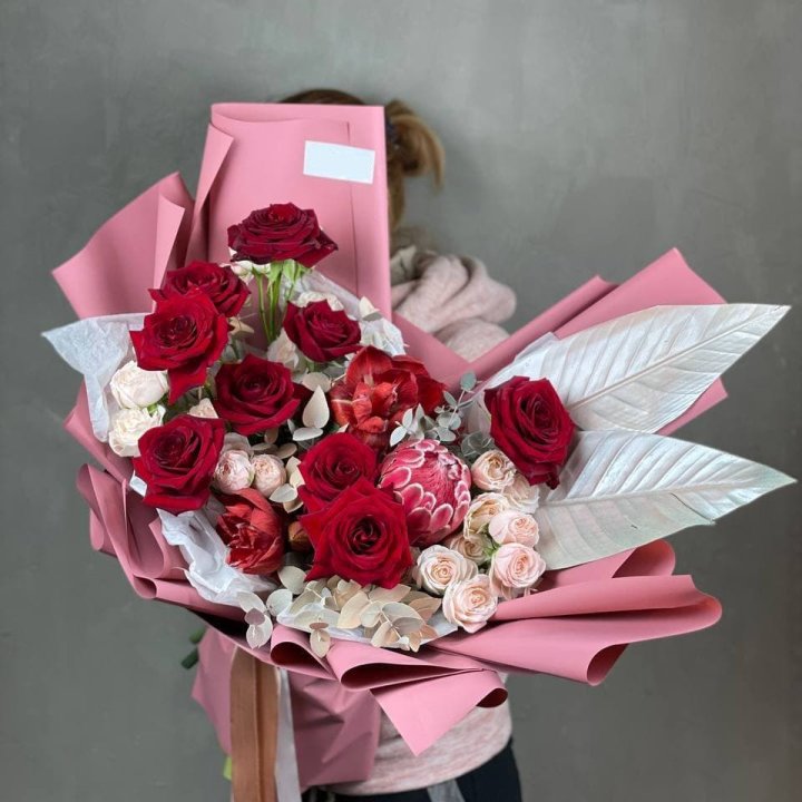 Дизайнерский букет "Ред Вильвет" в Балашихе