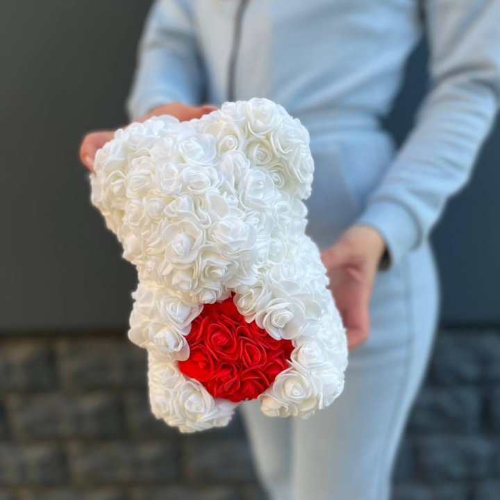 Медведь с красным седцем в Балашихе