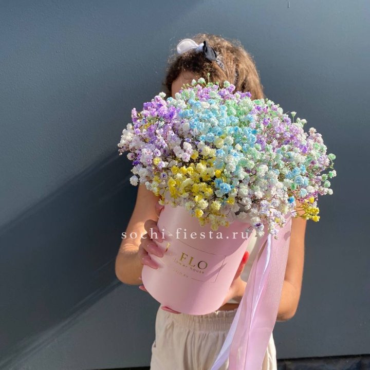 Радужные гипсофилы в шляпной коробке в Балашихе