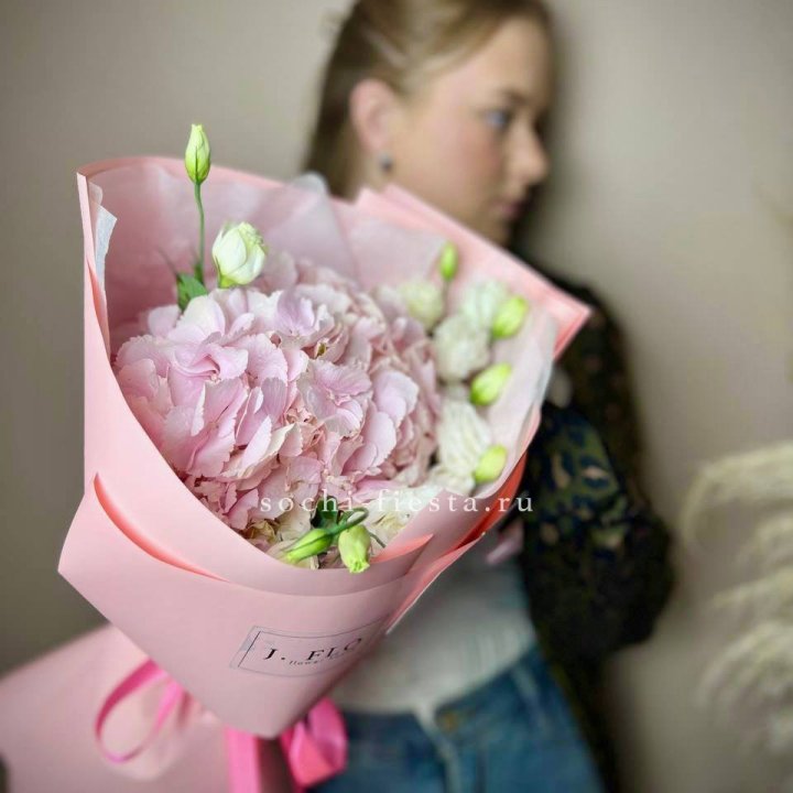 Букет с гортензией №2 в Балашихе