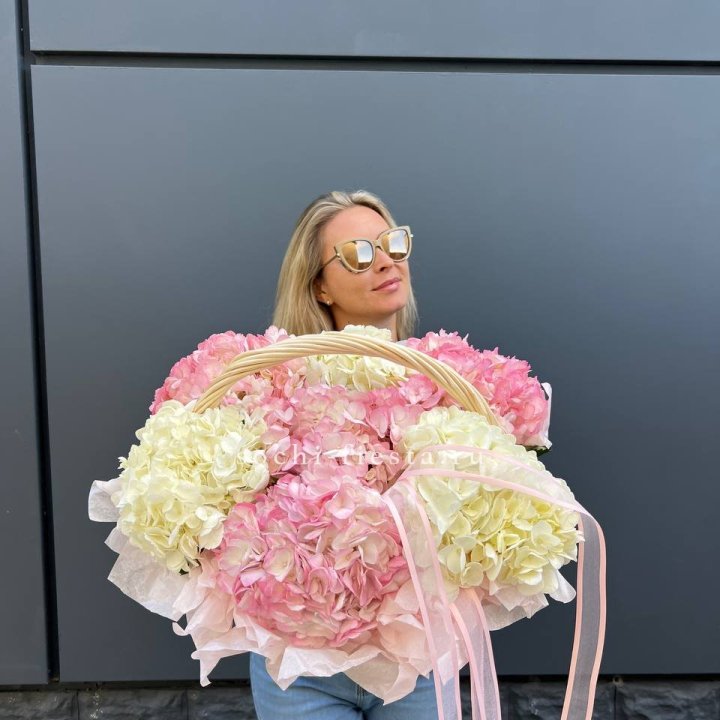 7 гортензий в корзине в Балашихе