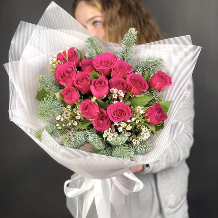 Новогодний букет Елки и Розы в Балашихе