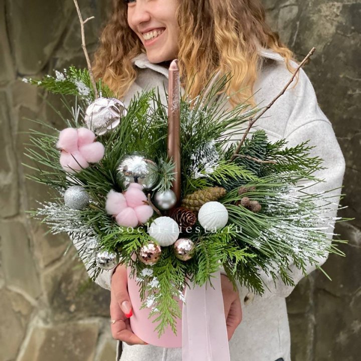 Новогодняя композиция в коробке пинк в Балашихе