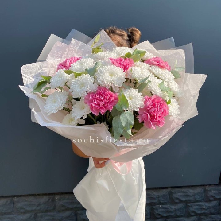  Букет  хризантем и диантусов "Воздушный" в Балашихе