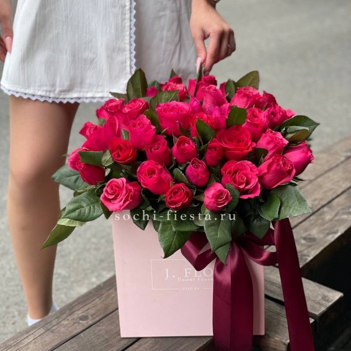 55 алых роз в кубе в Балашихе