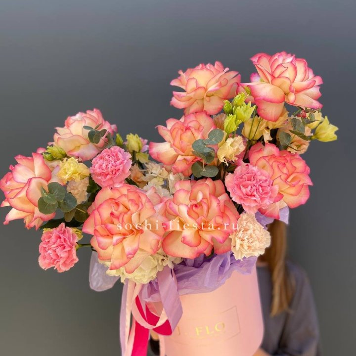 Бокс нежный с розами в Балашихе