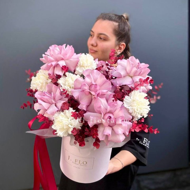 Бокс с французскими розами "Вела вита" в Балашихе