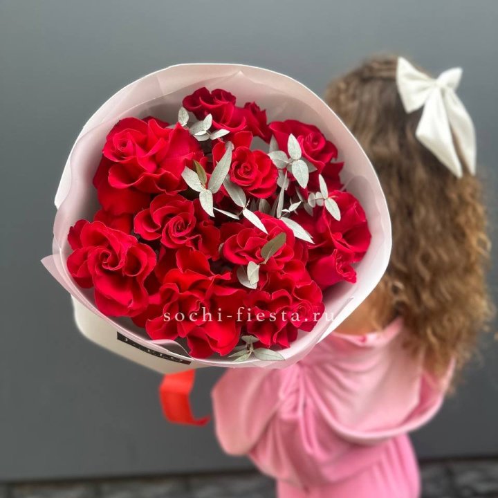 11 Красных французских роз в Балашихе