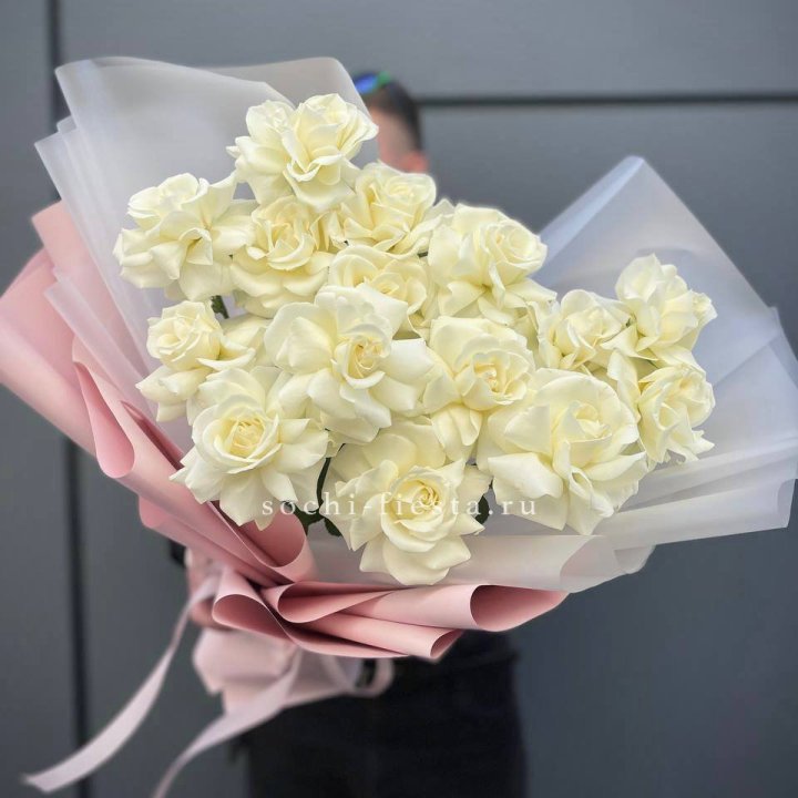 Букет из 15 французских роз Вайт дрим в Балашихе