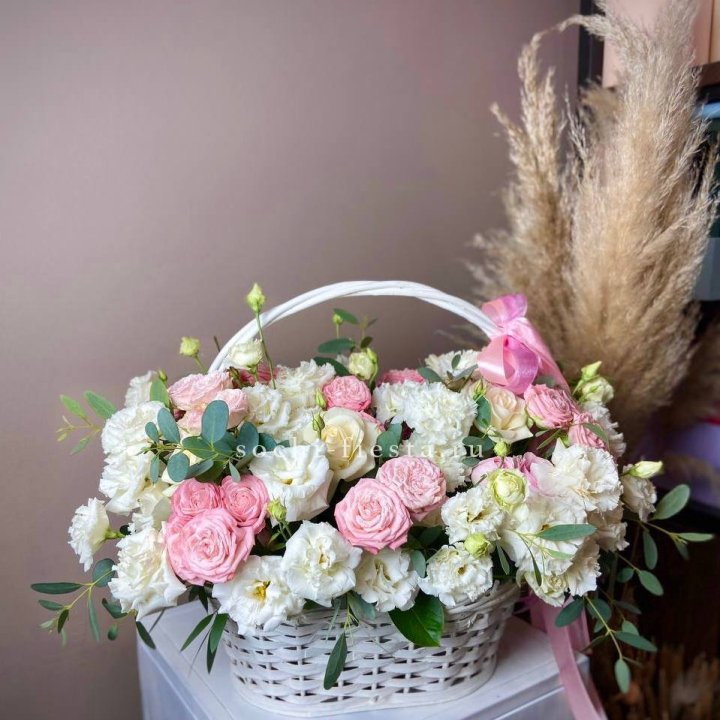 Цветочная корзина "Пинки вайт" в Балашихе