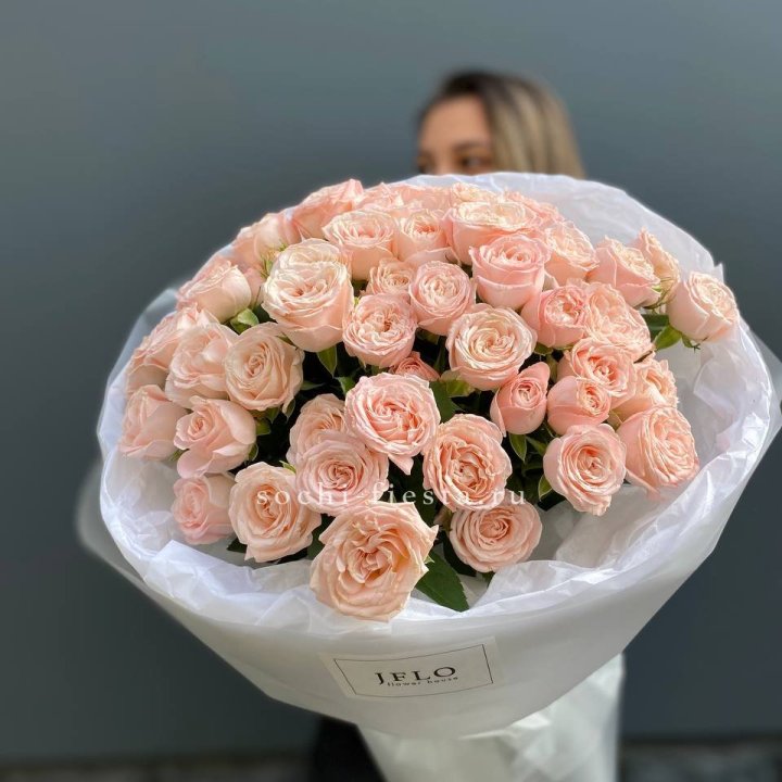 Букет кустовых роз Бомбастик в Балашихе