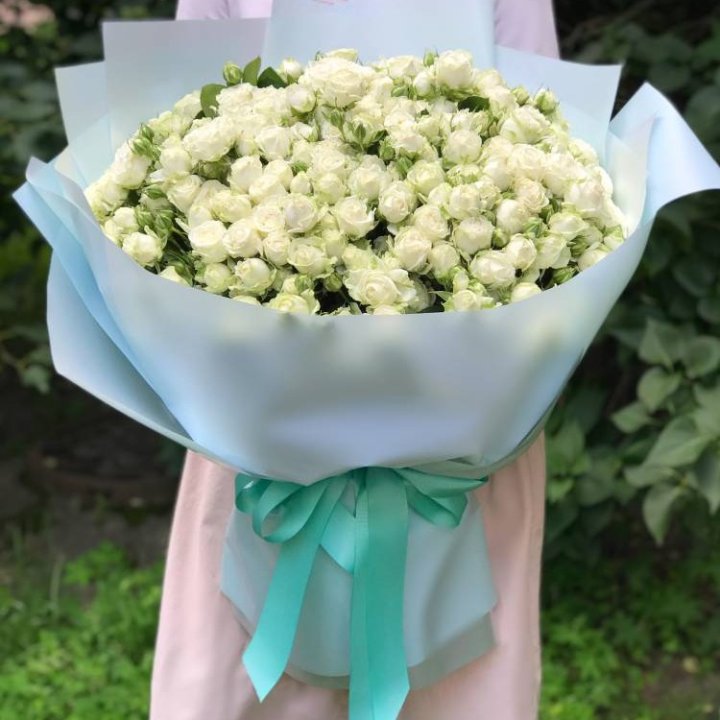 51 белая кустовая роза в Балашихе