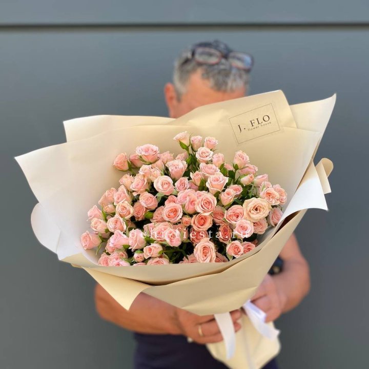 Кустовые розы леди в Балашихе