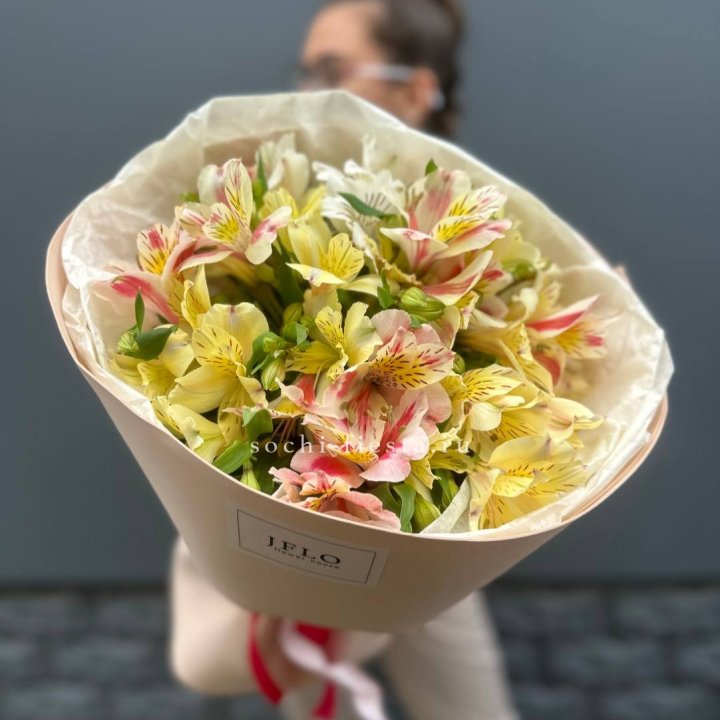 Альстромерии в нежном оформлении в Балашихе