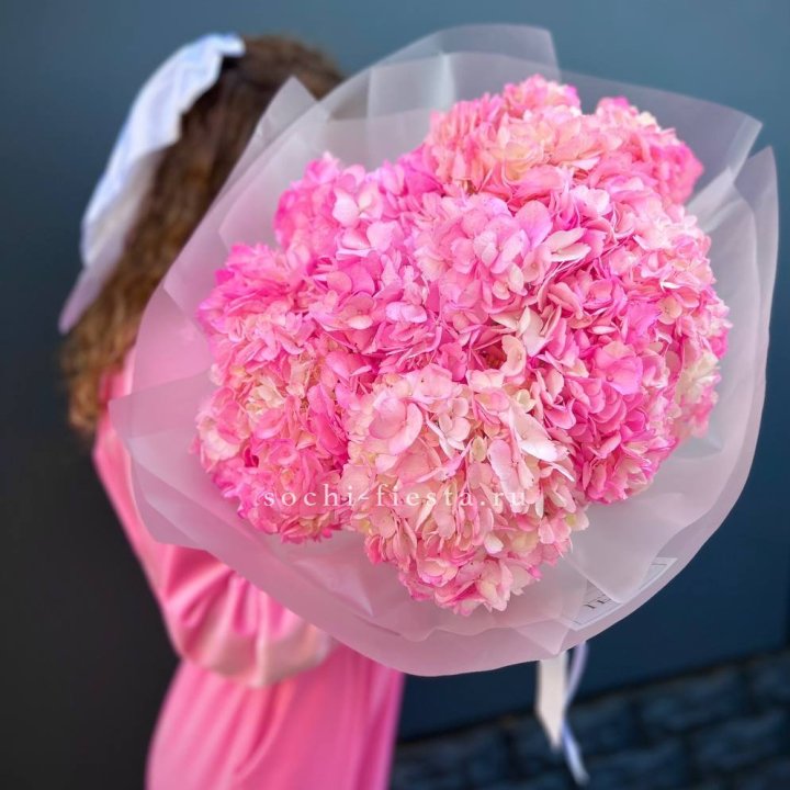 7 ярко розовых гортензий в Балашихе