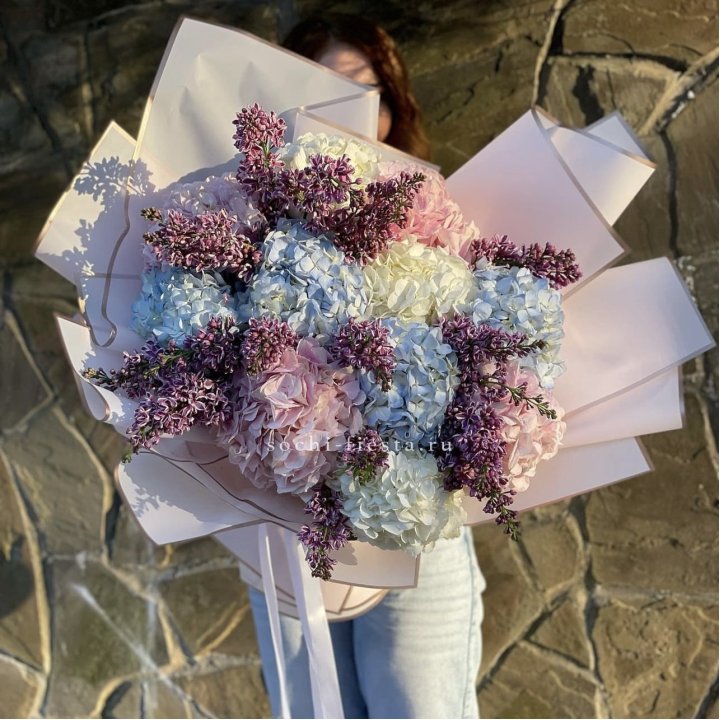 Букет гортензии с сиренью в Балашихе
