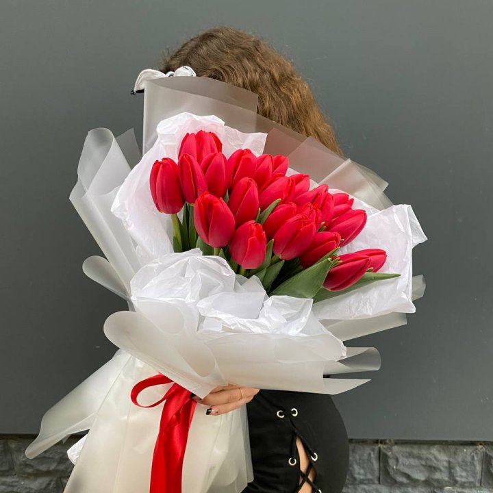  25 красных воздушных тюльпанов в Балашихе