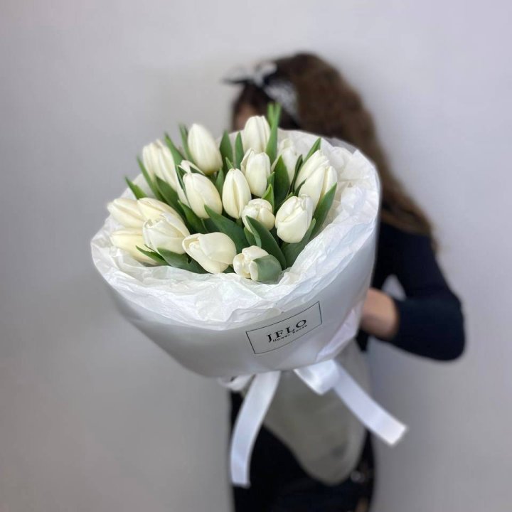  19 белых воздушных тюльпанов в Балашихе