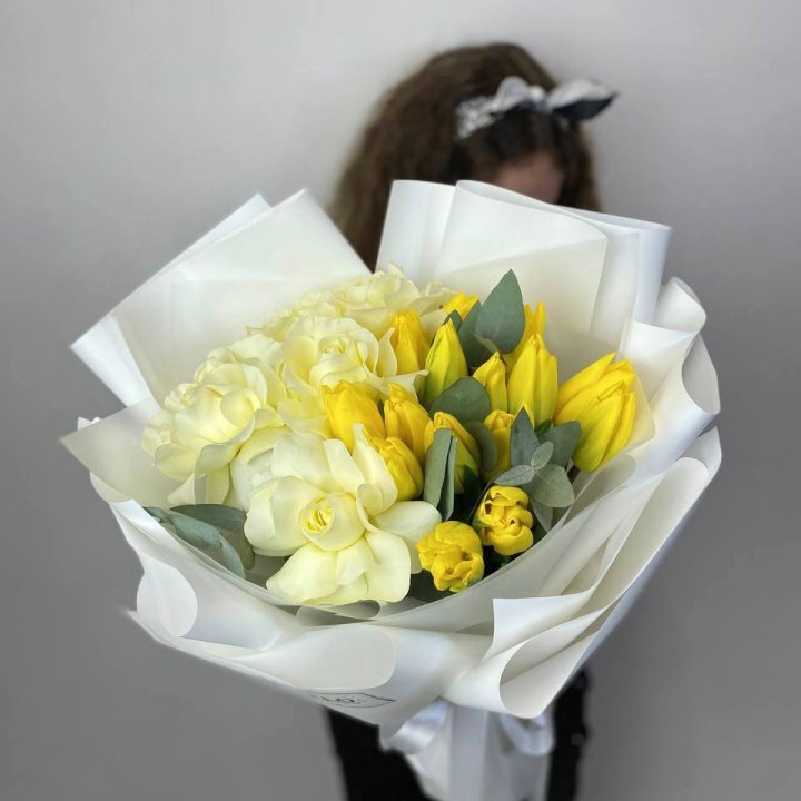 Дуо жёлтые тюльпаны и розы в Балашихе