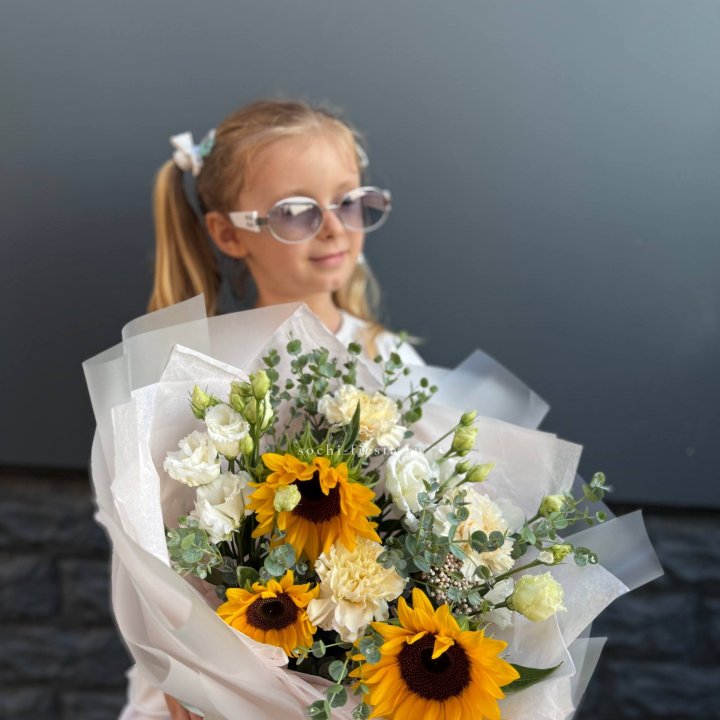  Букет  из стойких цветов с подсолнухами в Балашихе