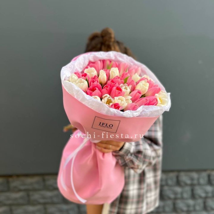 51 бело-розовый тюльпан в Балашихе