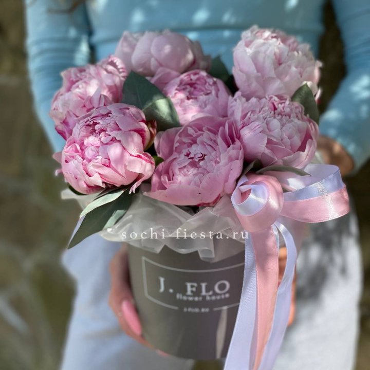 Цилиндр пионов с эвкалиптом в Балашихе