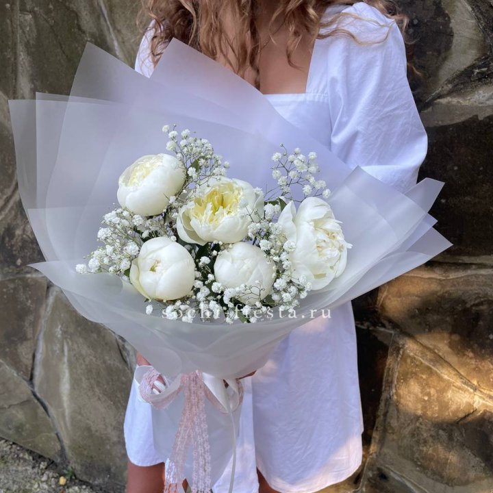 Букет белых пионов "Файв" в Балашихе