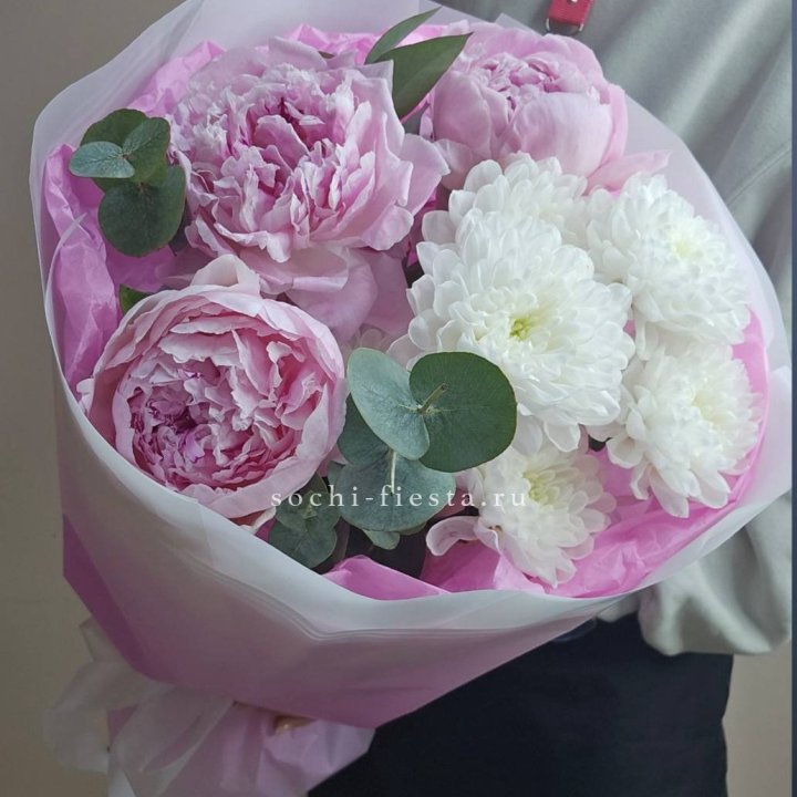  Букет комплимент с пионами в Балашихе