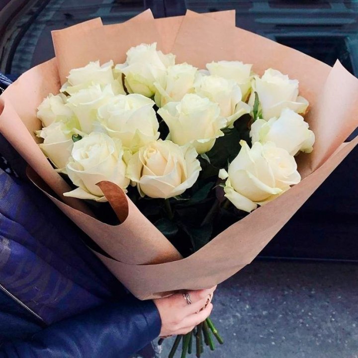 15 белых роз "Крафт" в Балашихе