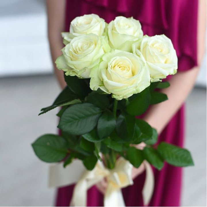 5 белых роз в Балашихе