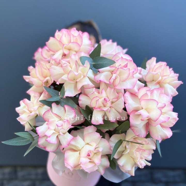 15 Французских роз Джумилия в боксе в Балашихе