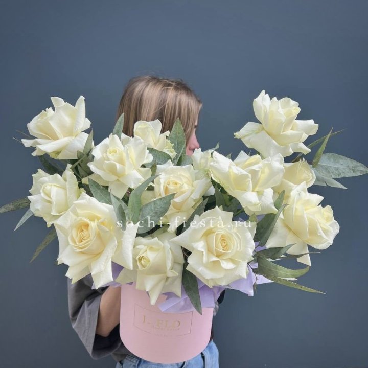 15 Французских роз в боксе в Балашихе