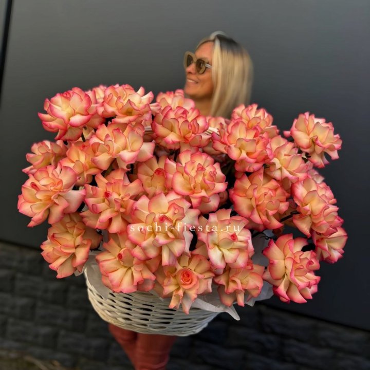 45 французских роз Джумилия в корзине в Балашихе